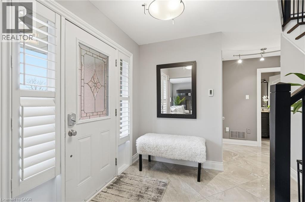 9 Cornelia Court, Millgrove, Ontario  L8B 0Z9 - Photo 4 - 40798592