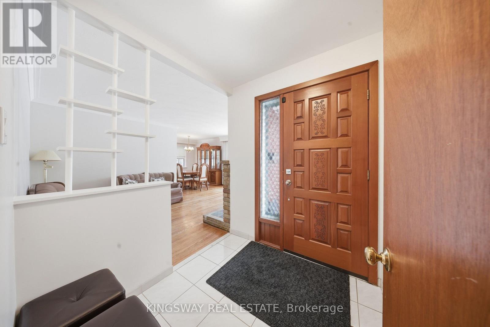 163 Floradale Drive, Mississauga, Ontario  L5B 1G2 - Photo 6 - W12750544