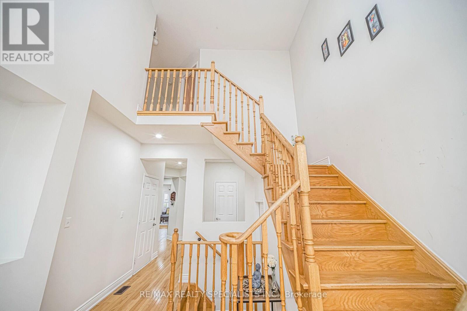 227 Valleyway Drive, Brampton, Ontario L6X 0N9 - Photo 22 - W12786996