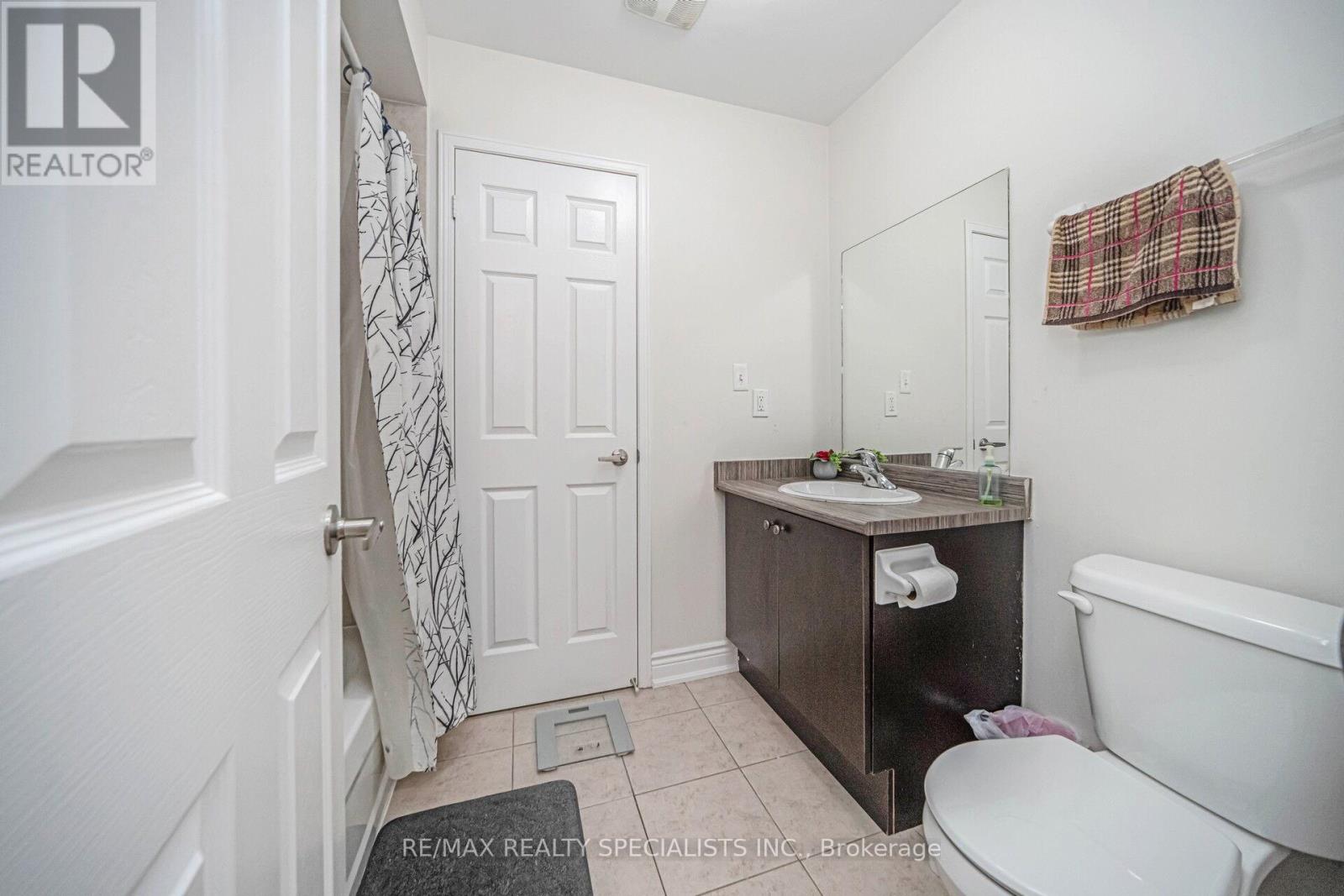 227 Valleyway Drive, Brampton, Ontario L6X 0N9 - Photo 25 - W12786996