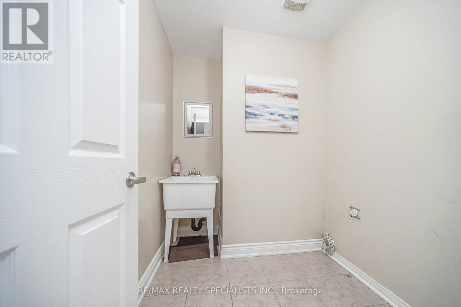 227 Valleyway Drive, Brampton, Ontario L6X 0N9 - Photo 30 - W12786996