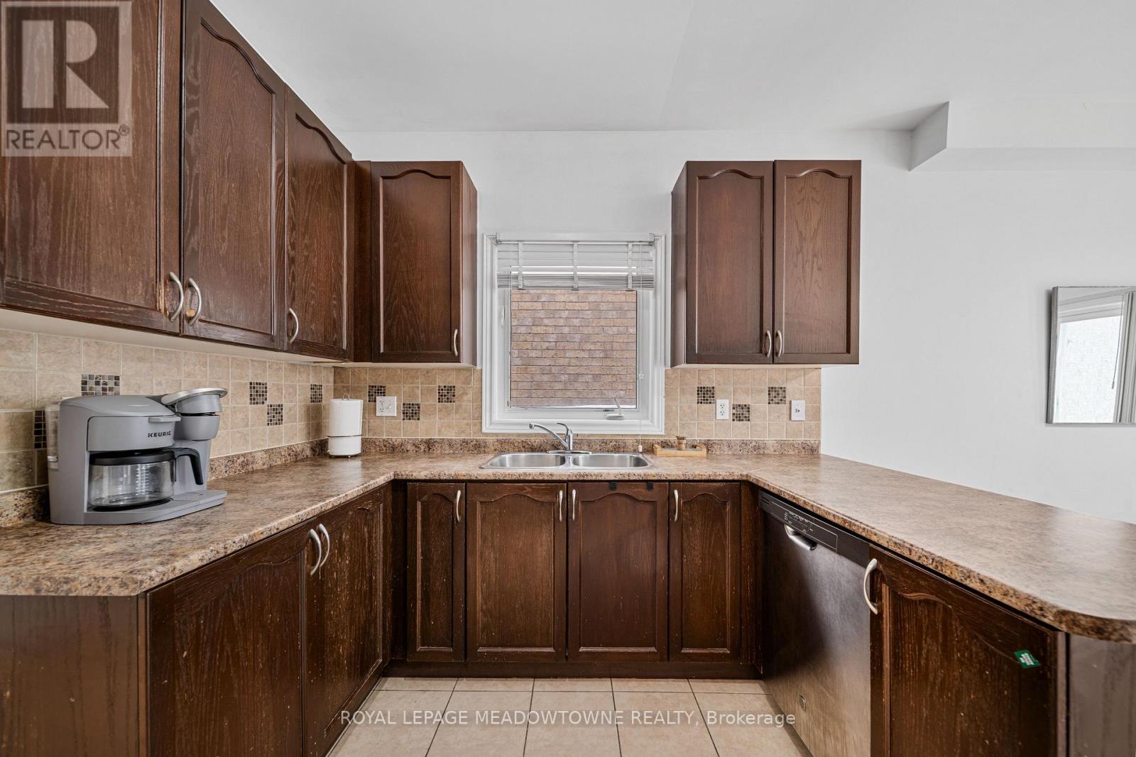 15 New Hampshire Court, Brampton, Ontario  L6S 0B9 - Photo 14 - W12787010