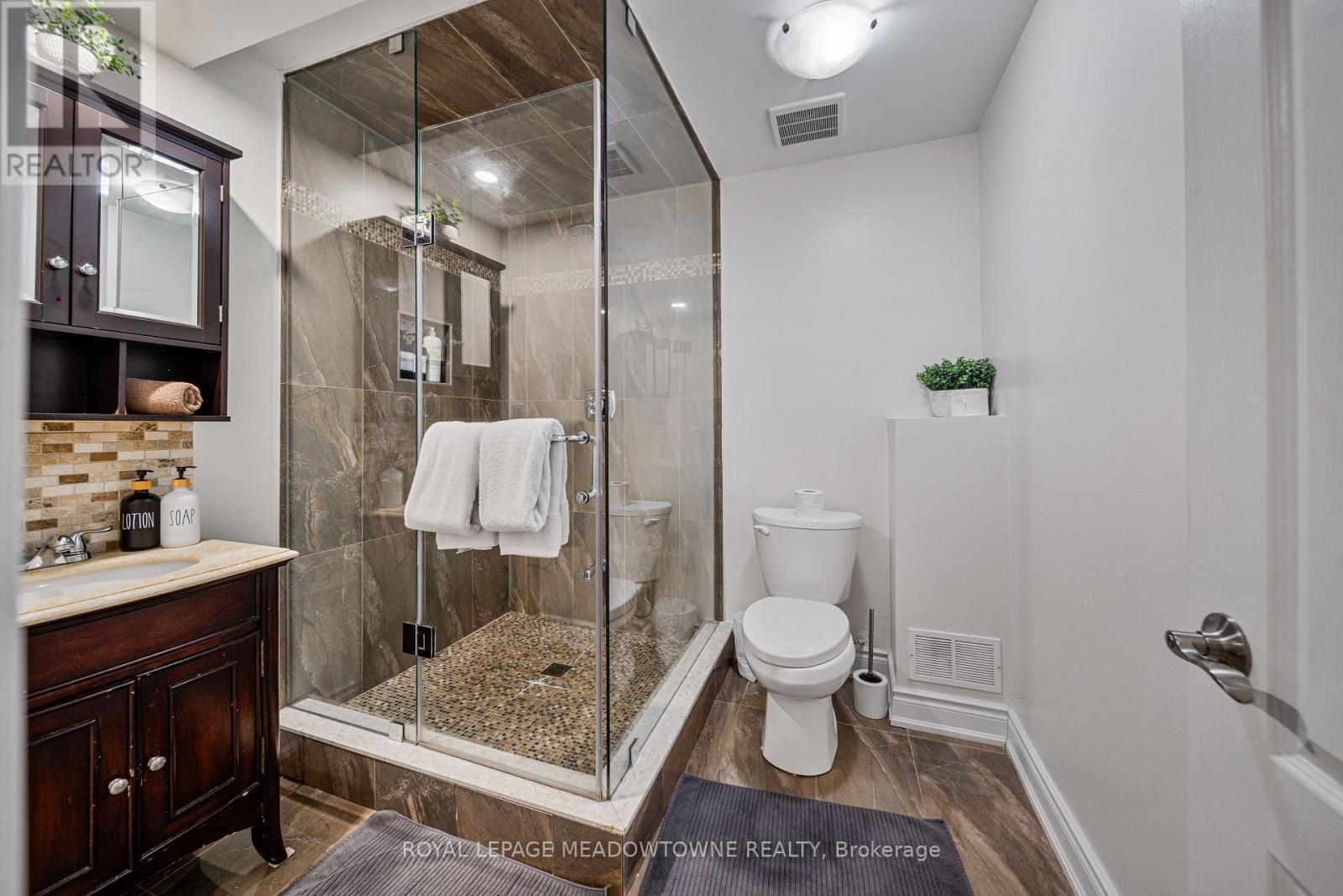 15 New Hampshire Court, Brampton, Ontario  L6S 0B9 - Photo 20 - W12787010