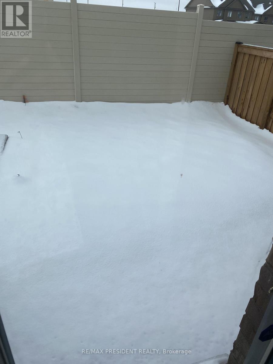 37 Winterton Court W, Orangeville, Ontario  L9W 5H8 - Photo 5 - W12787012