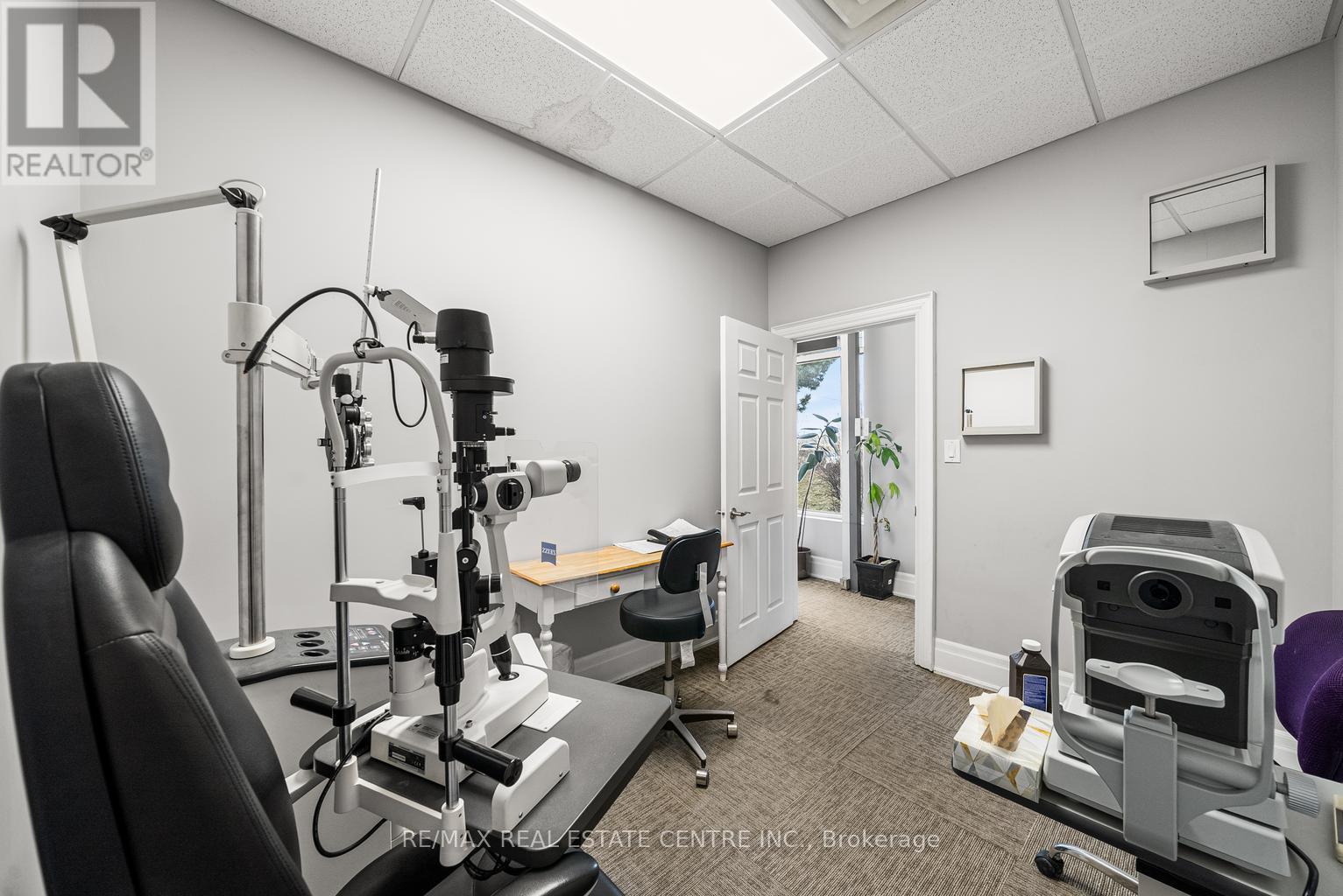 6 - 341 Parkhurst Square, Brampton (Parkway Belt Industrial Area), Ontario  L6T 0C2 - Photo 12 - W12787084