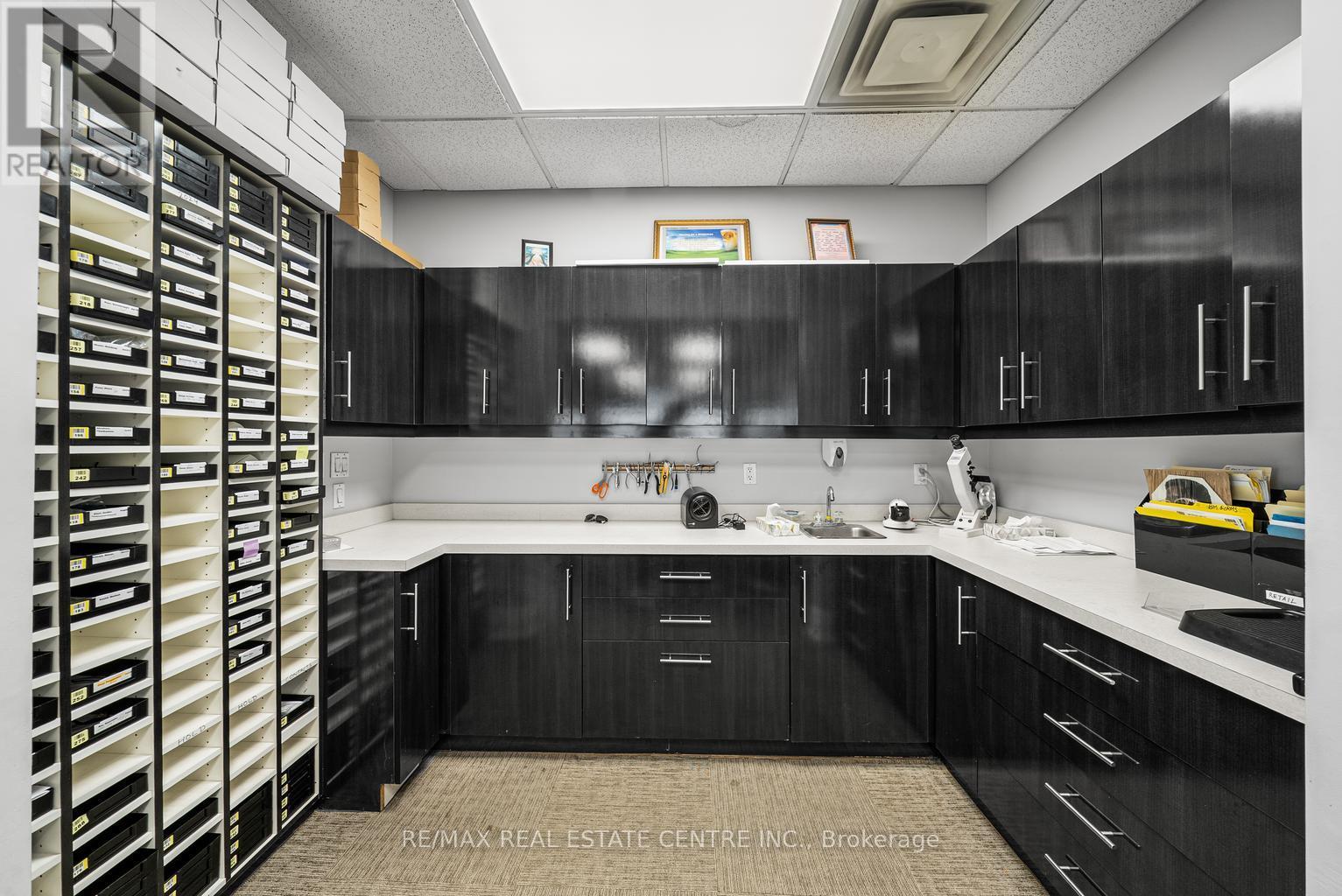 6 - 341 Parkhurst Square, Brampton (Parkway Belt Industrial Area), Ontario  L6T 0C2 - Photo 8 - W12787084