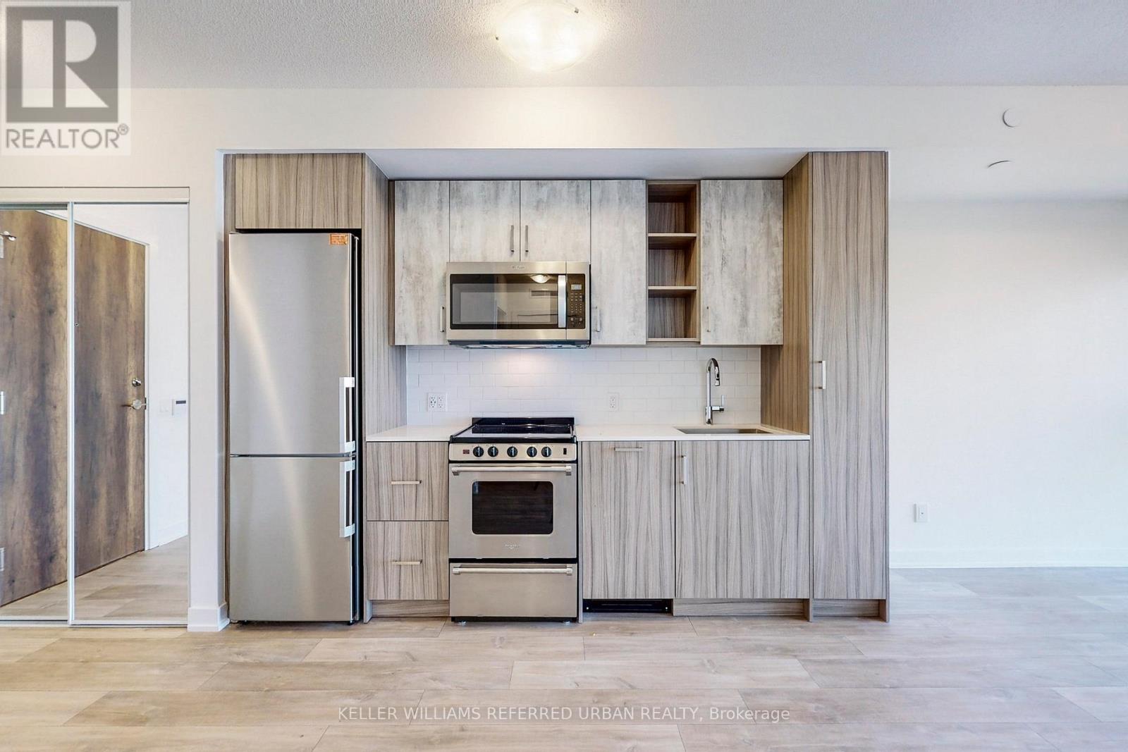 711 - 251 Manitoba Street, Toronto, Ontario  M8Y 0C7 - Photo 4 - W12787122