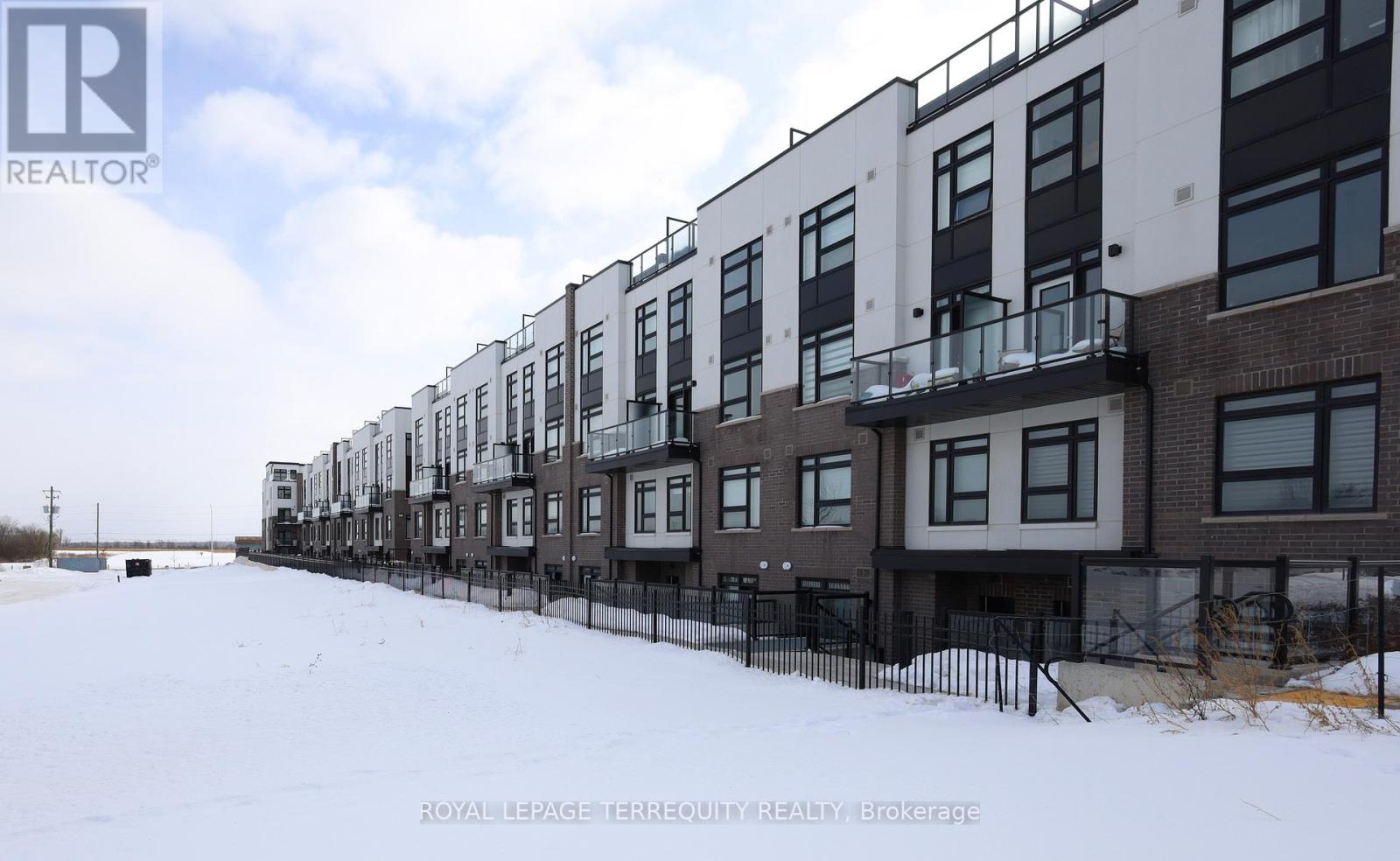 129 - 1573 Rose Way, Milton, Ontario  L9E 1N4 - Photo 2 - W12787130