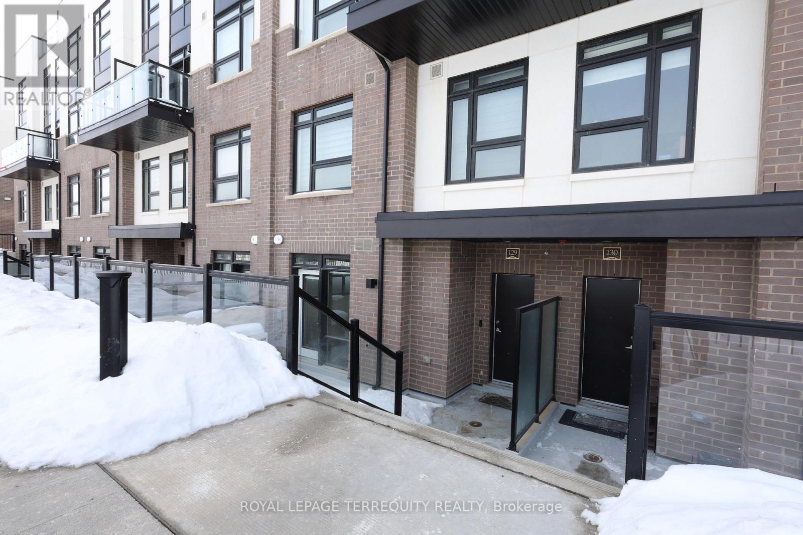 129 - 1573 Rose Way, Milton, Ontario  L9E 1N4 - Photo 4 - W12787130