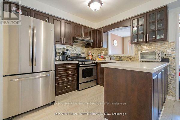 3873 Densbury Drive, Mississauga, Ontario  L5N 6Y9 - Photo 14 - W12787134