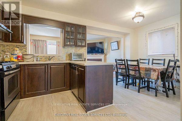 3873 Densbury Drive, Mississauga, Ontario  L5N 6Y9 - Photo 15 - W12787134