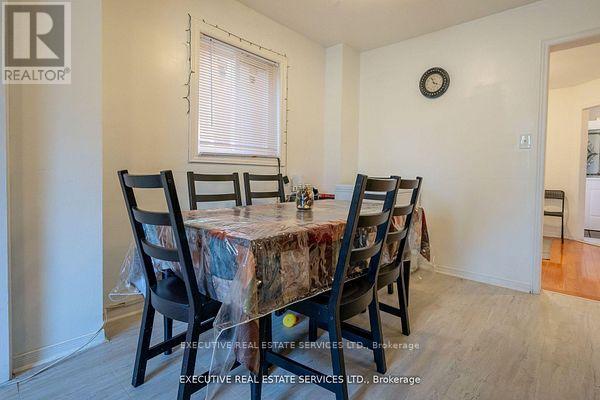 3873 Densbury Drive, Mississauga, Ontario  L5N 6Y9 - Photo 17 - W12787134