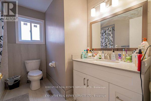 3873 Densbury Drive, Mississauga, Ontario  L5N 6Y9 - Photo 35 - W12787134