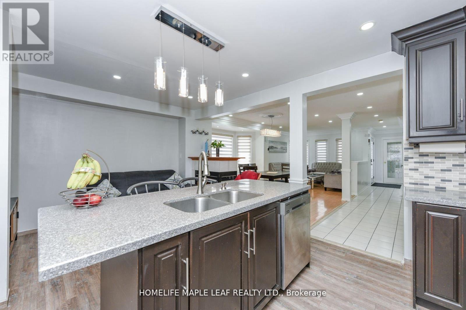 100 Alaskan Summit Court W, Brampton, Ontario  L6R 1N9 - Photo 15 - W12787138