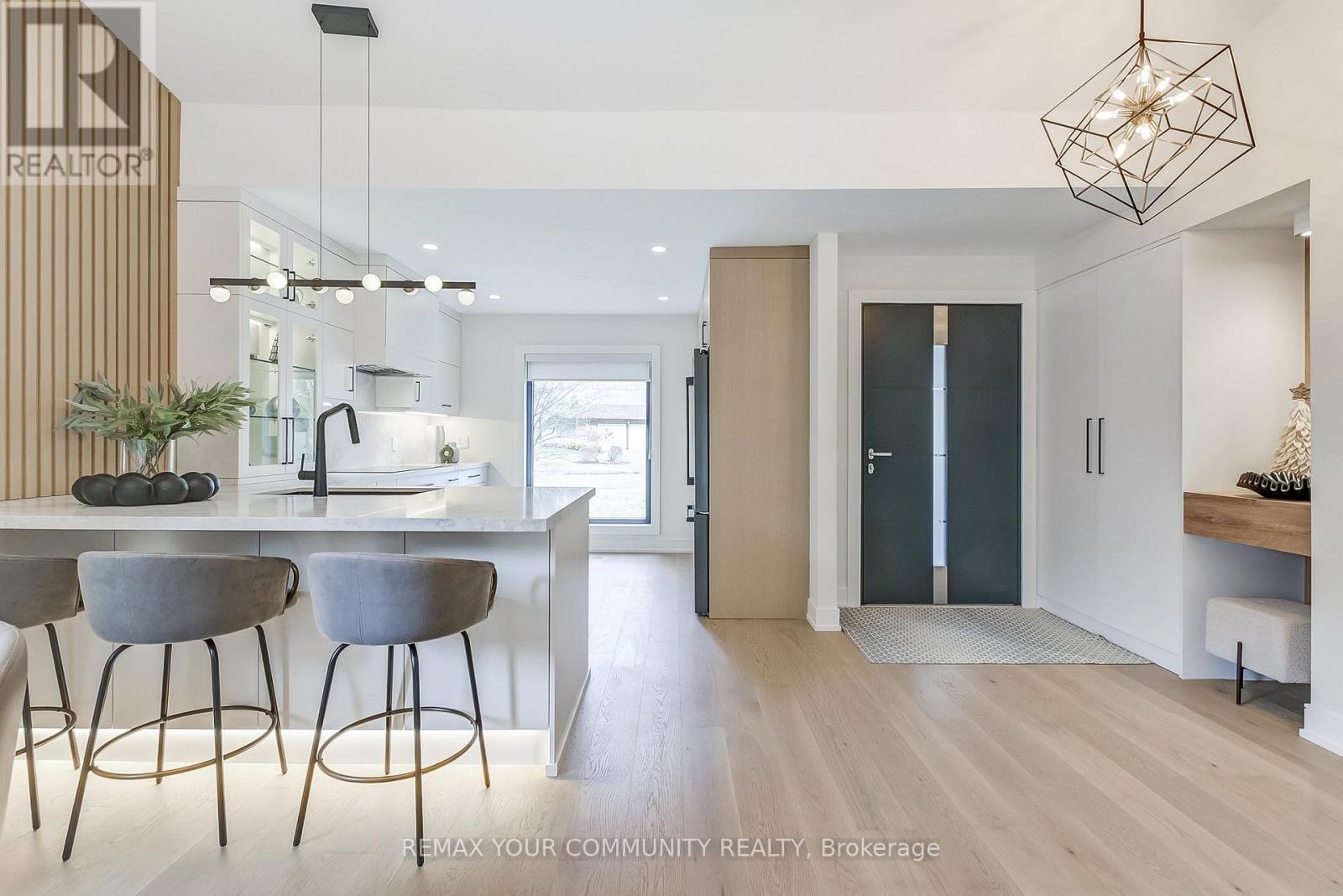 1688 Missenden Crescent, Mississauga, Ontario  L5J 2T4 - Photo 10 - W12787182