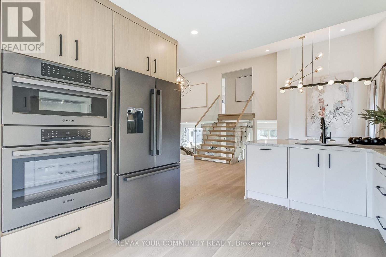 1688 Missenden Crescent, Mississauga, Ontario  L5J 2T4 - Photo 12 - W12787182