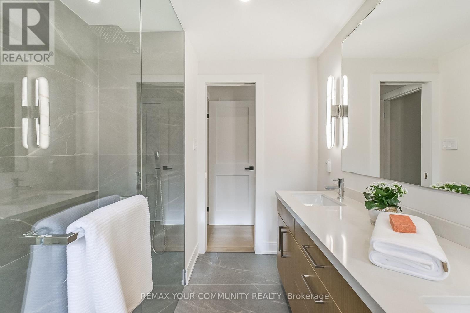 1688 Missenden Crescent, Mississauga, Ontario  L5J 2T4 - Photo 36 - W12787182