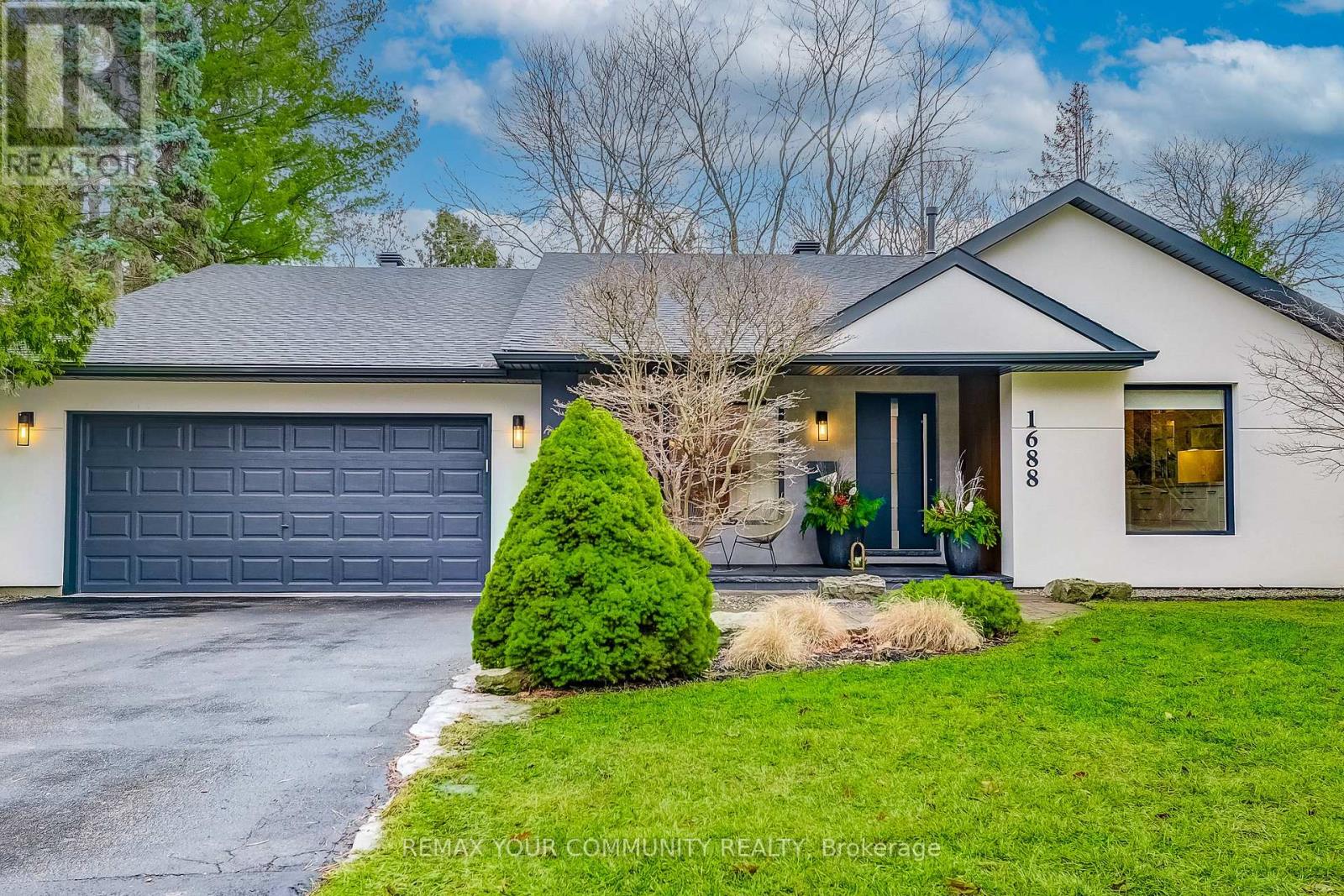 1688 Missenden Crescent, Mississauga, Ontario  L5J 2T4 - Photo 4 - W12787182