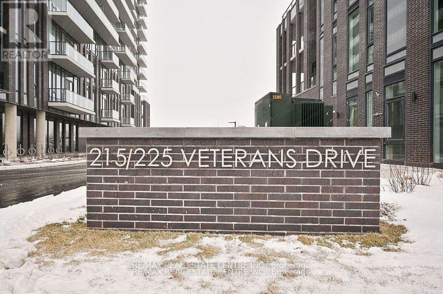 1208 - 225 Veterans Drive, Brampton, Ontario  L7A 5L7 - Photo 2 - W12787188
