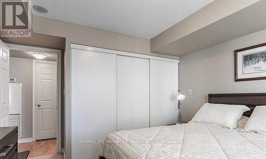 1401 - 3880 Duke Of York Boulevard, Mississauga, Ontario  L5B 4M7 - Photo 12 - W12787190