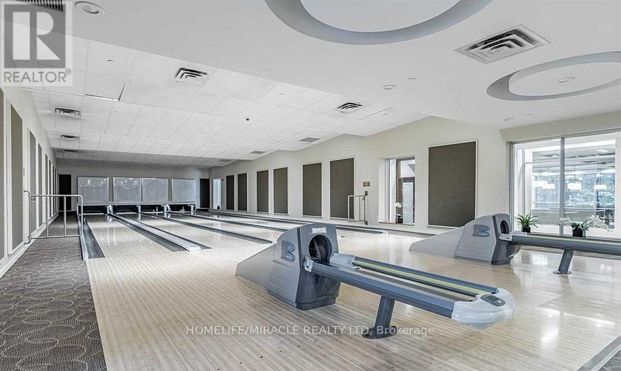 1401 - 3880 Duke Of York Boulevard, Mississauga, Ontario  L5B 4M7 - Photo 17 - W12787190