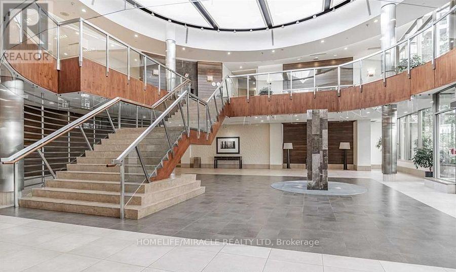 1401 - 3880 Duke Of York Boulevard, Mississauga, Ontario  L5B 4M7 - Photo 4 - W12787190