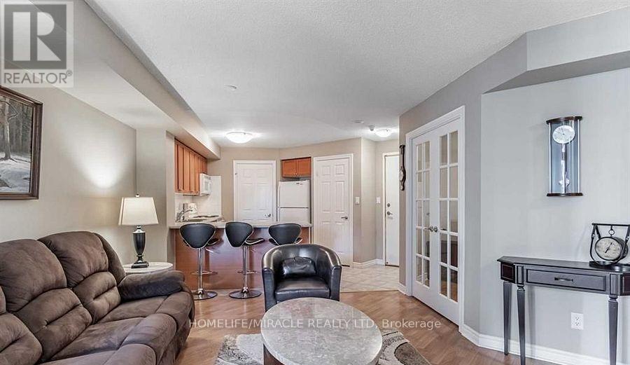 1401 - 3880 Duke Of York Boulevard, Mississauga, Ontario  L5B 4M7 - Photo 8 - W12787190