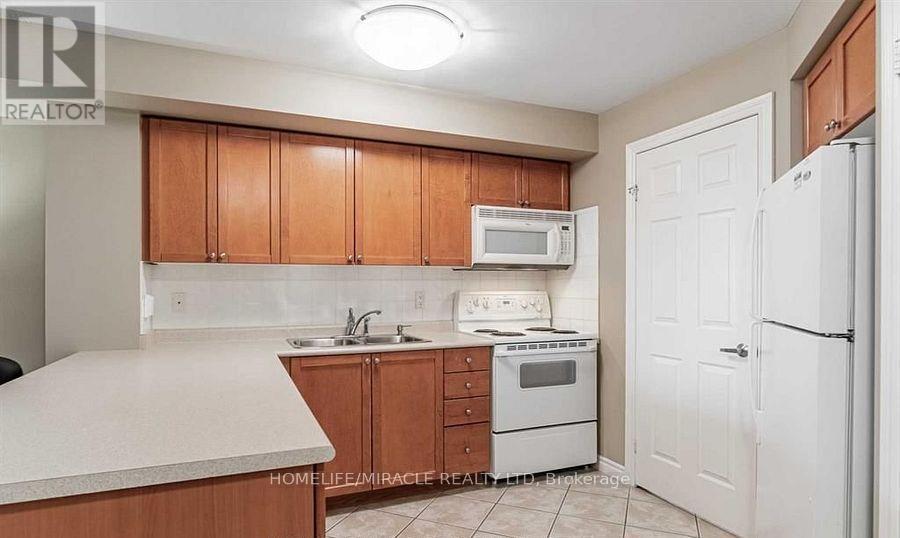 1401 - 3880 Duke Of York Boulevard, Mississauga, Ontario  L5B 4M7 - Photo 9 - W12787190