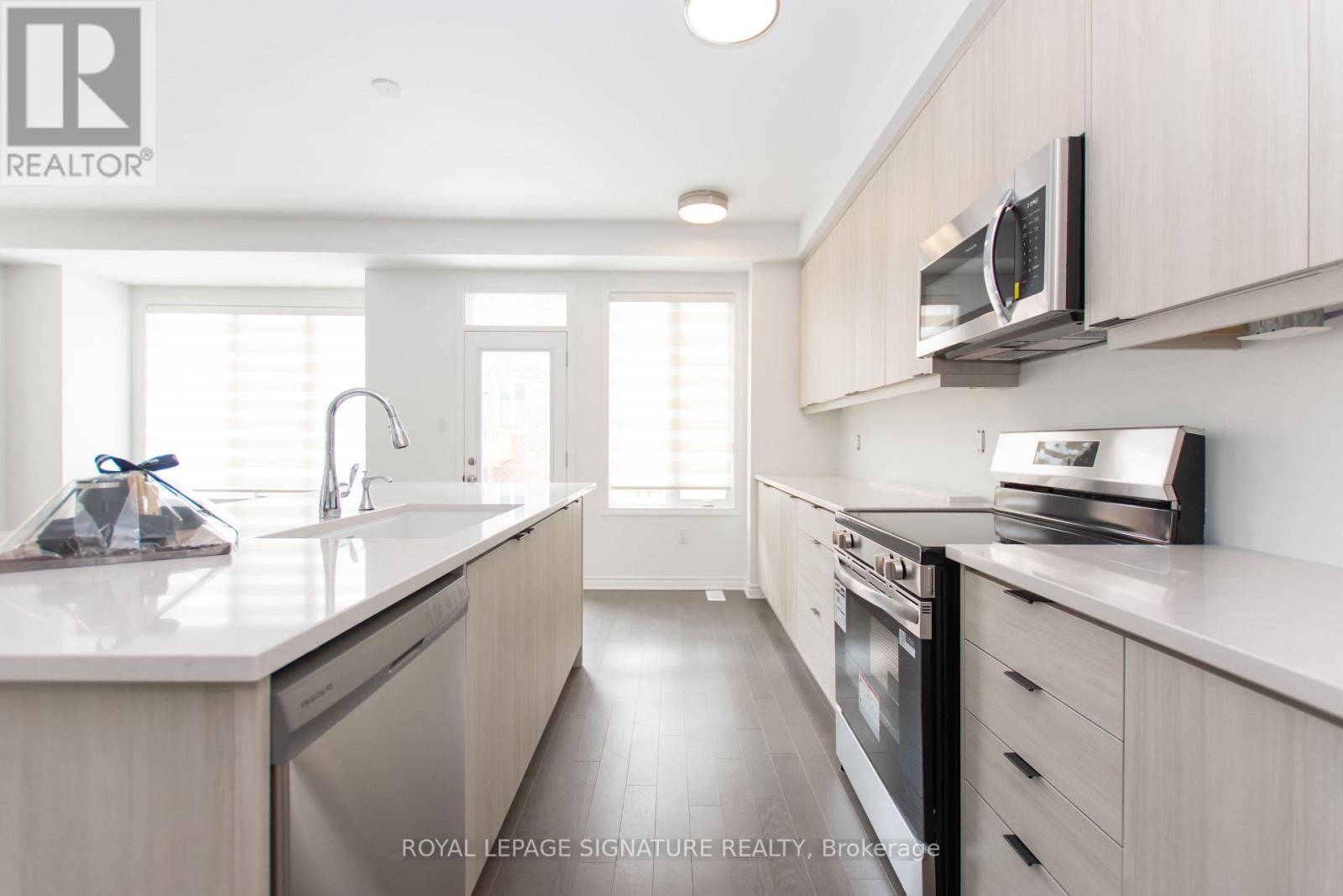 3216 Meadowridge Drive, Oakville, Ontario  L6H 8B4 - Photo 13 - W12787192