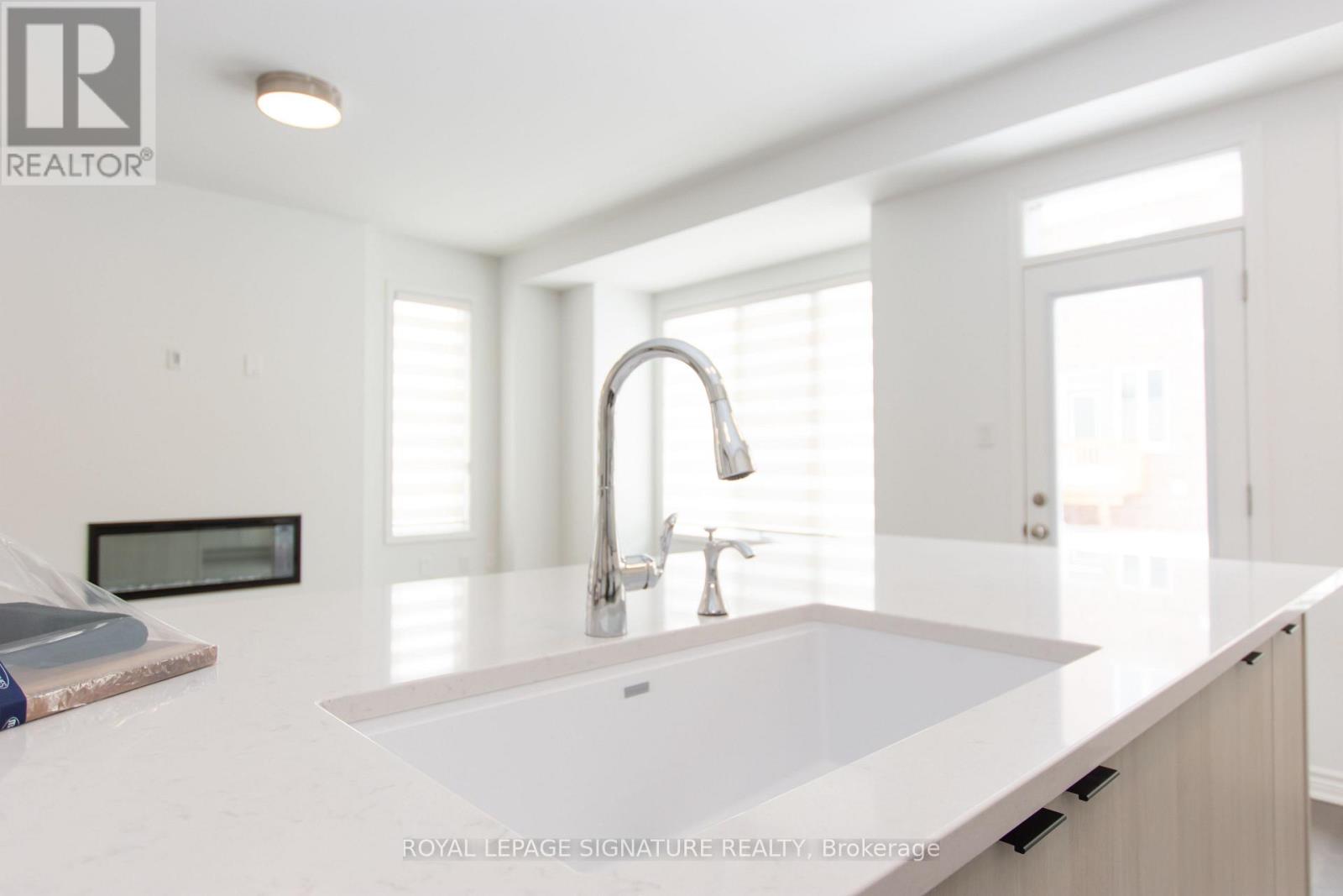 3216 Meadowridge Drive, Oakville, Ontario  L6H 8B4 - Photo 14 - W12787192