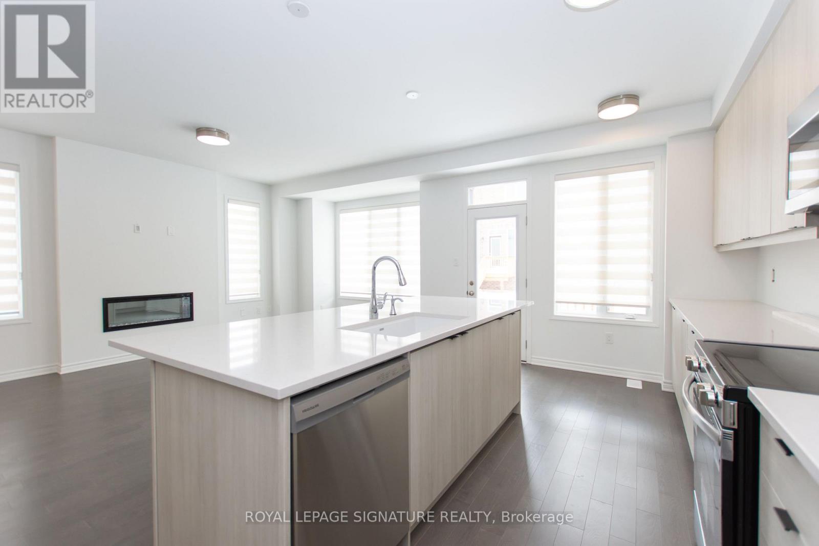 3216 Meadowridge Drive, Oakville, Ontario  L6H 8B4 - Photo 15 - W12787192