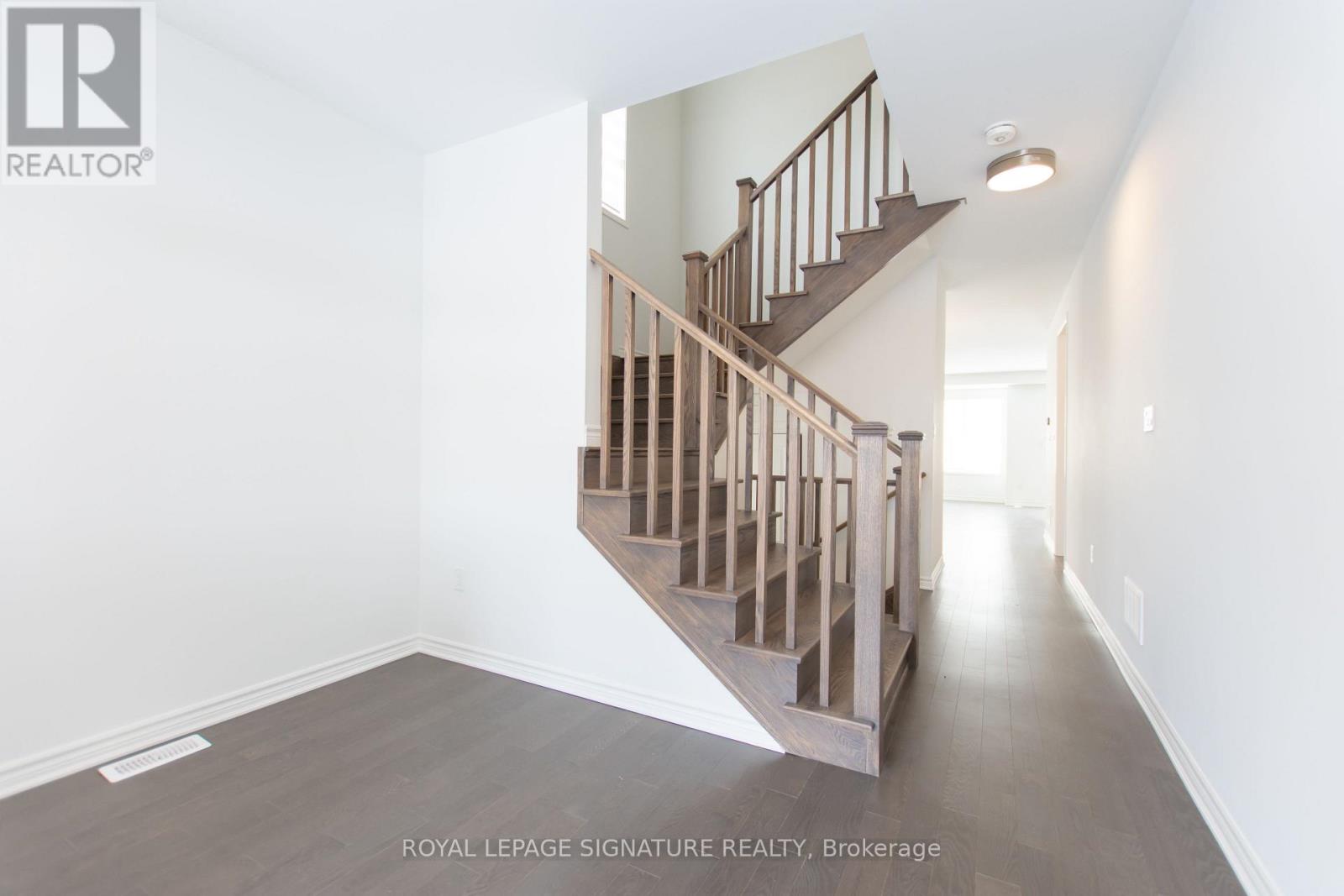 3216 Meadowridge Drive, Oakville, Ontario  L6H 8B4 - Photo 5 - W12787192