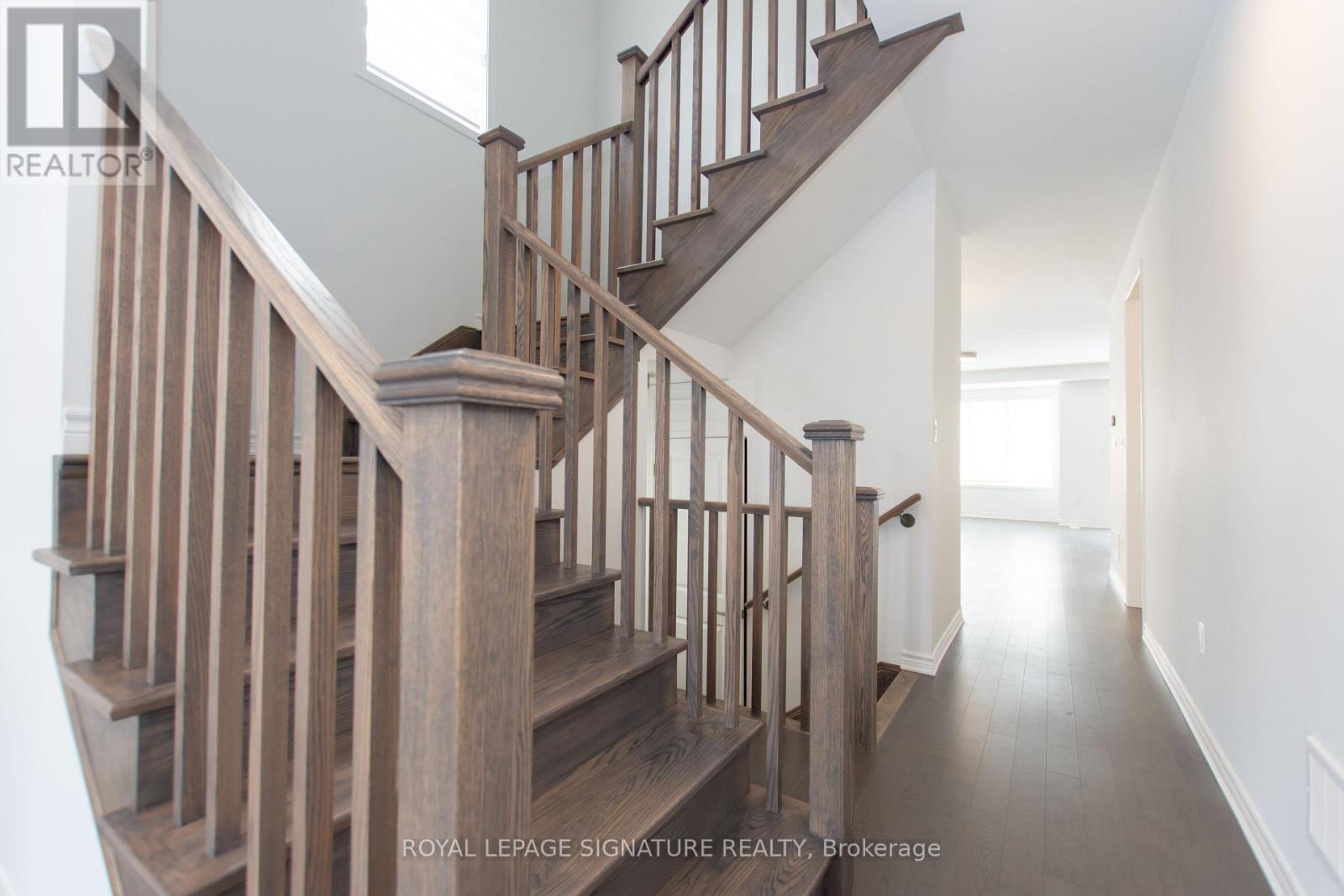 3216 Meadowridge Drive, Oakville, Ontario  L6H 8B4 - Photo 7 - W12787192