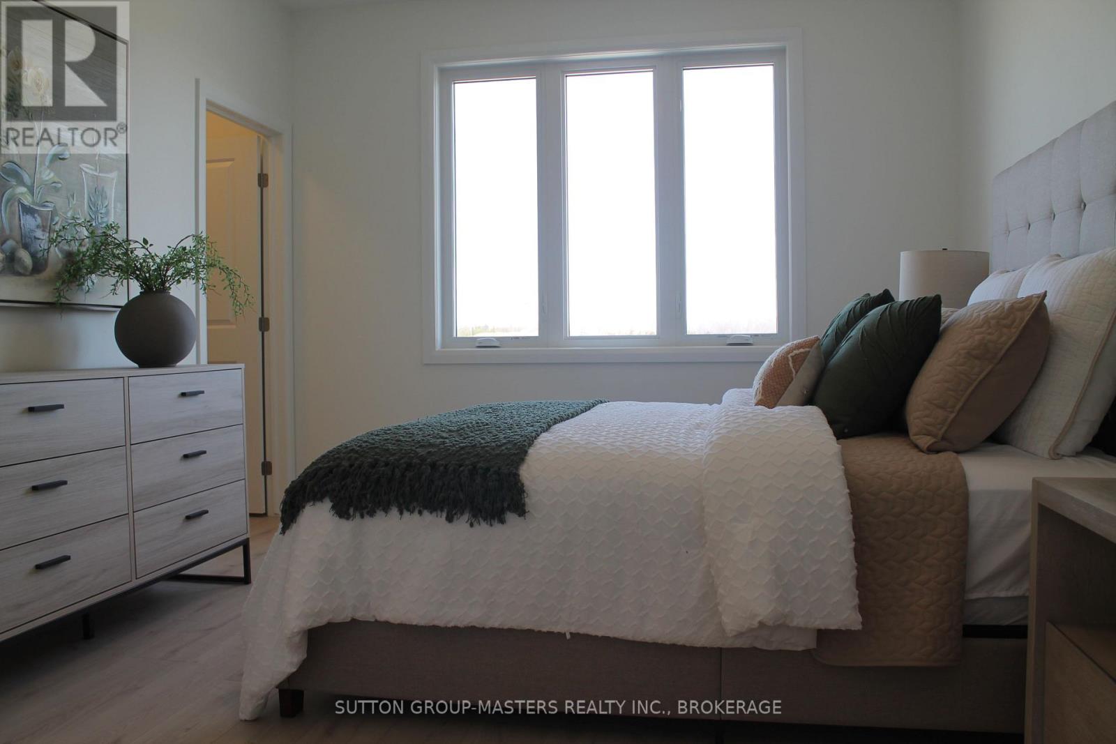 251 Pratt Drive, Loyalist (Amherstview), Ontario  K7N 0E8 - Photo 12 - X12679458