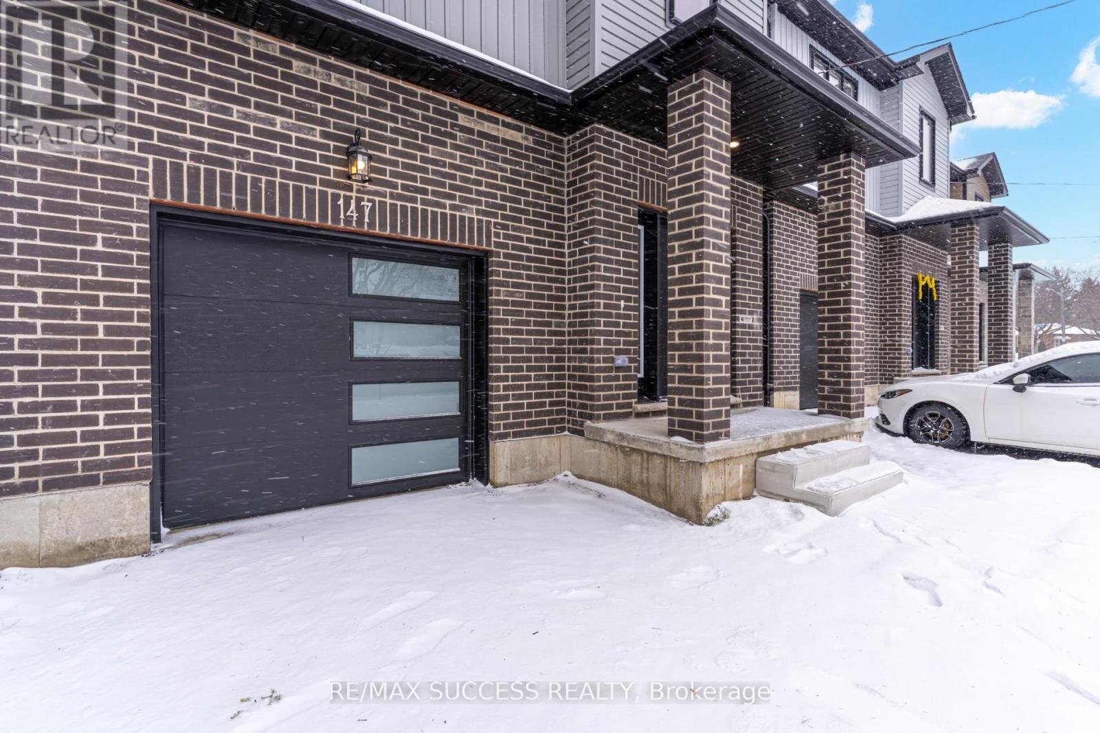 147 Siebert Avenue, Kitchener, Ontario  N2C 2M1 - Photo 5 - X12787038