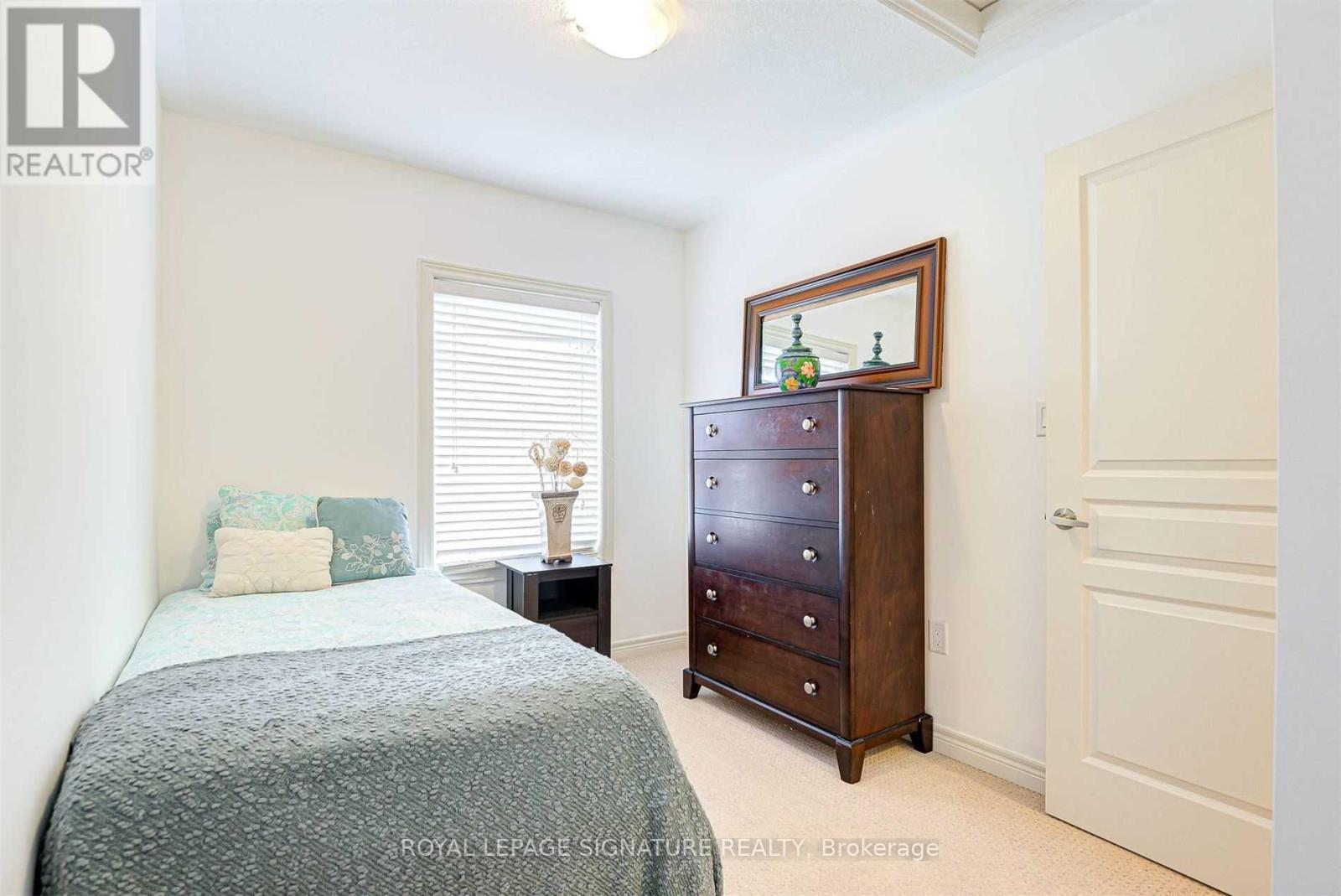 Upper - 16 Whitehaven Lane, Kitchener, Ontario  N2H 0B3 - Photo 17 - X12787172