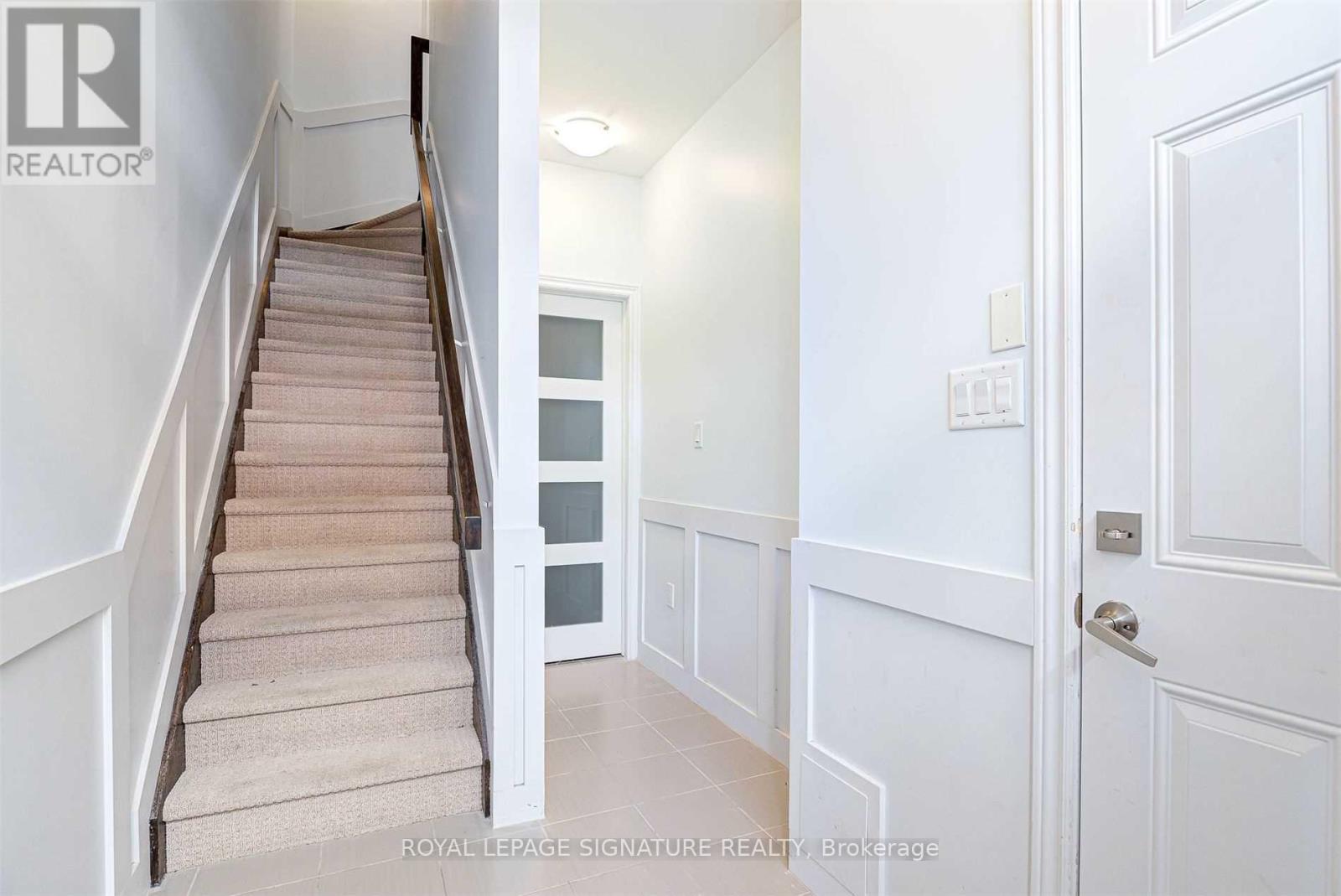 Upper - 16 Whitehaven Lane, Kitchener, Ontario  N2H 0B3 - Photo 3 - X12787172