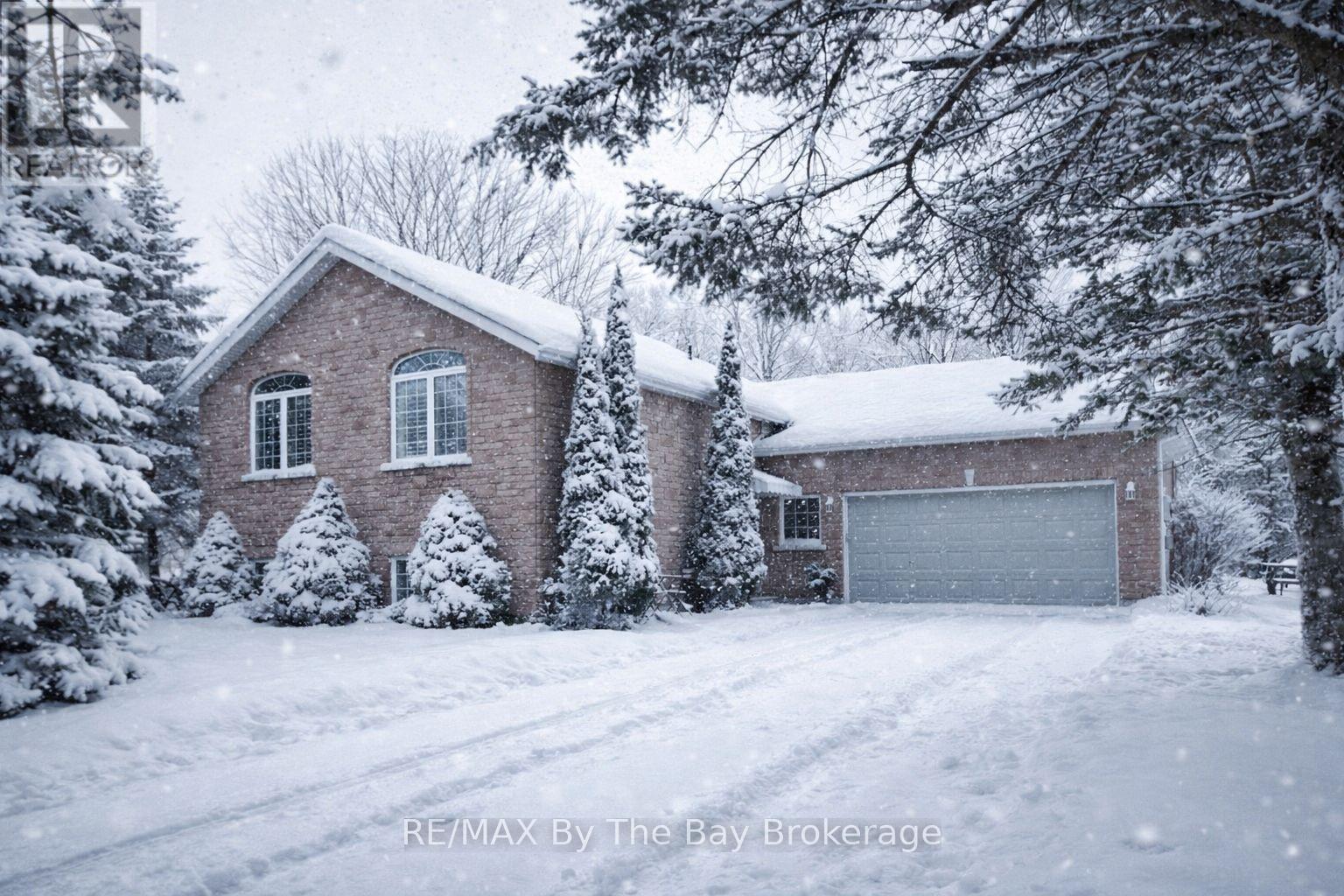 8 PRIDHAM COURT, Wasaga Beach, Ontario