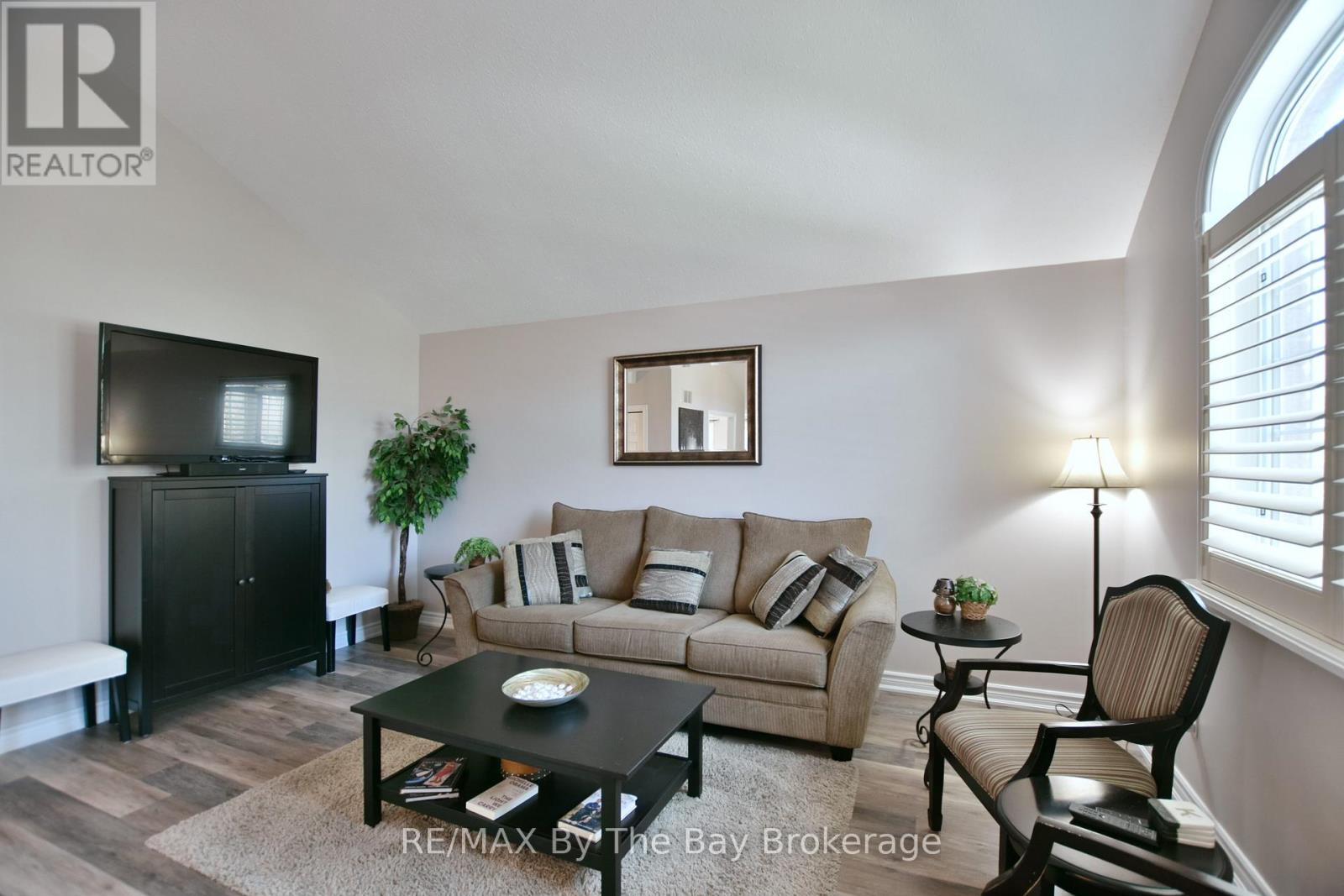 8 Pridham Court, Wasaga Beach, Ontario  L9Z 1M4 - Photo 12 - S12787216