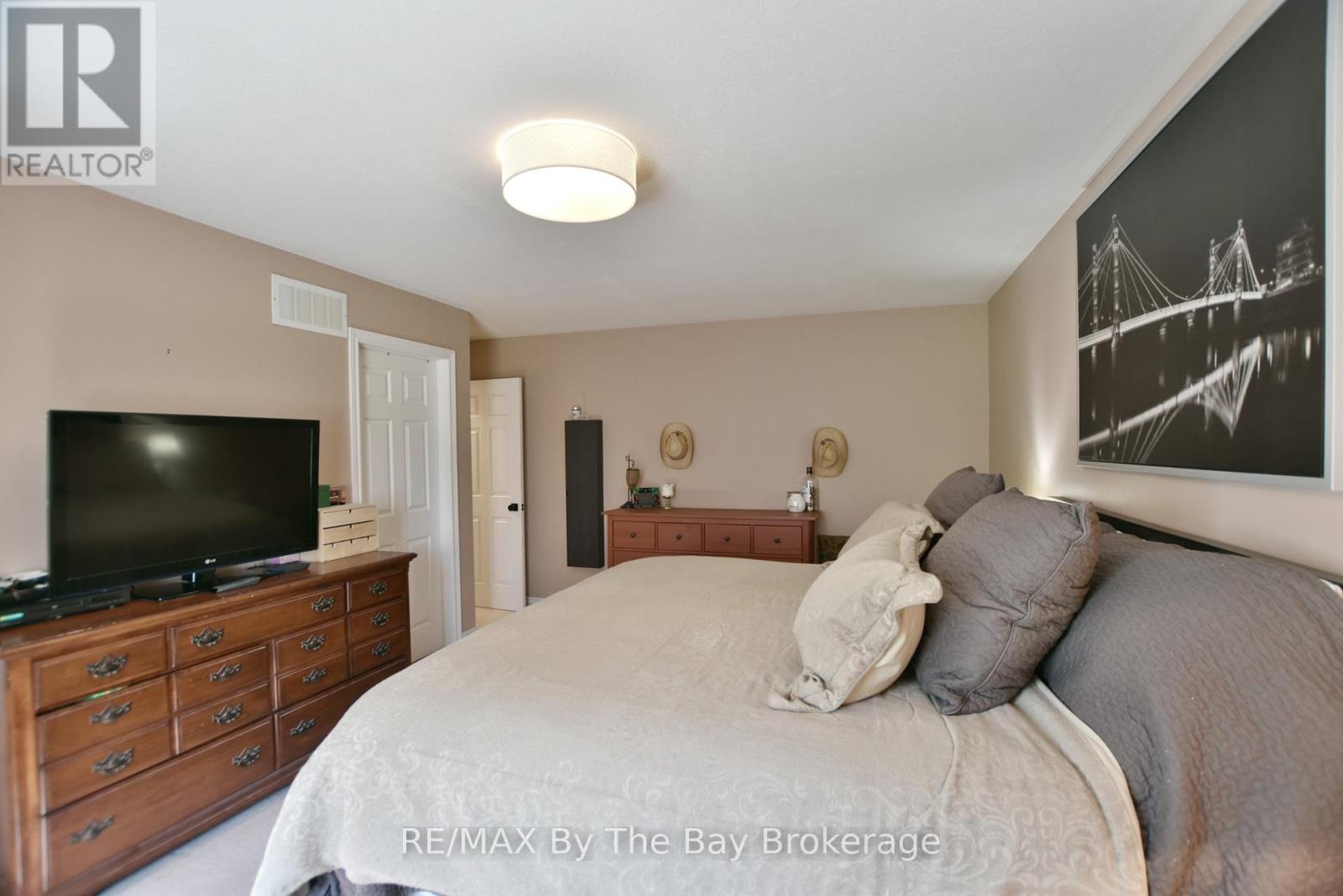 8 Pridham Court, Wasaga Beach, Ontario  L9Z 1M4 - Photo 29 - S12787216