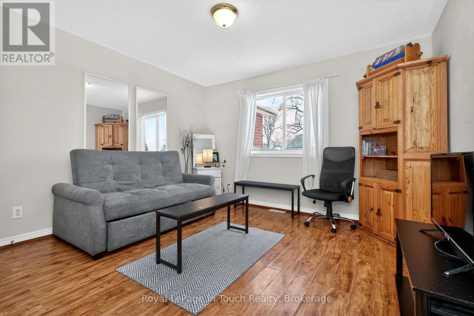 42 Owen Street, Penetanguishene, Ontario L9M 1M8 - Photo 23 - S12787254