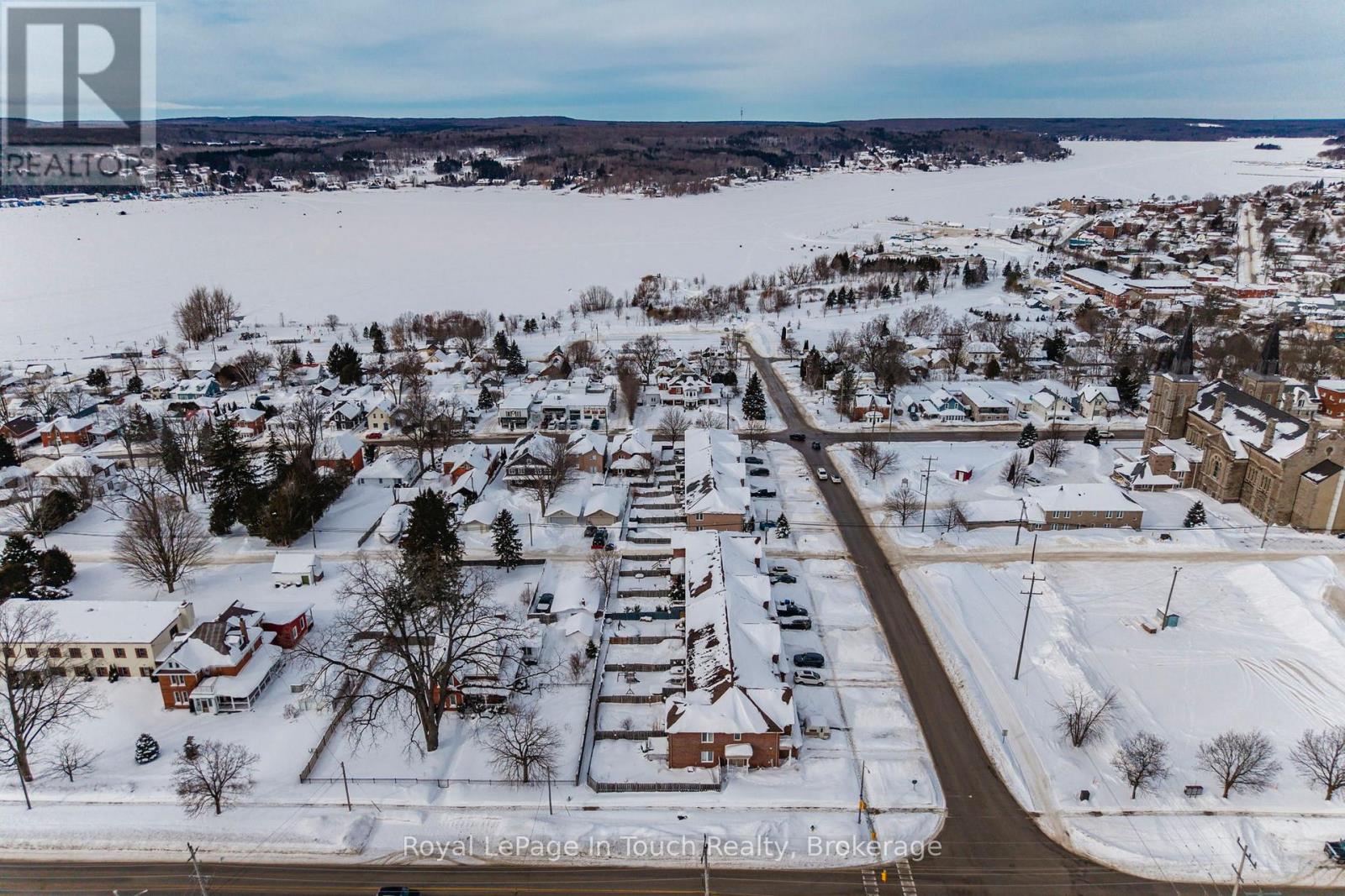 42 Owen Street, Penetanguishene, Ontario L9M 1M8 - Photo 8 - S12787254