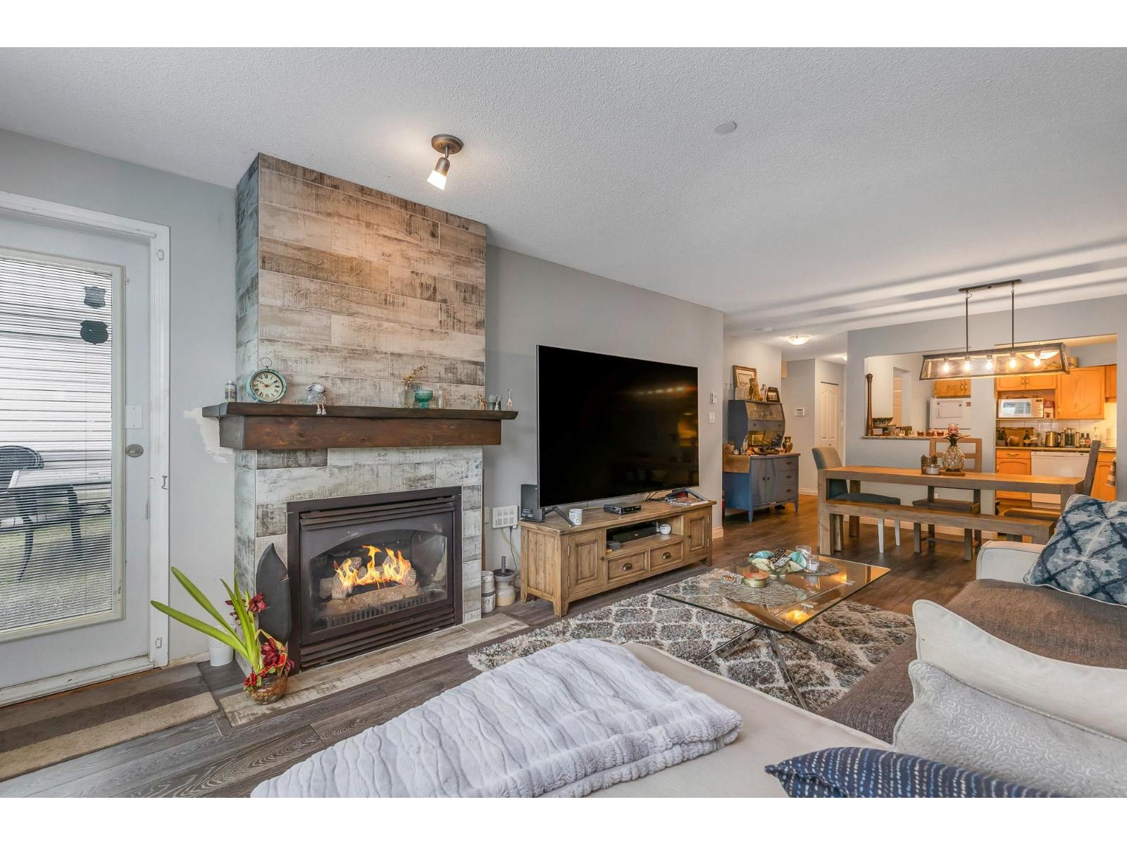 102 33280 E BOURQUIN CRESCENT, Abbotsford, British Columbia