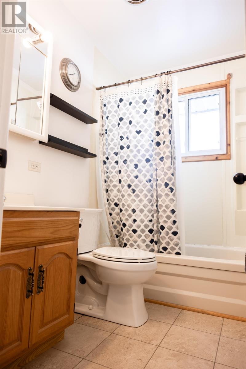 127 Elmwood Cres, Thunder Bay, Ontario  P7E 6A6 - Photo 26 - TB2600234