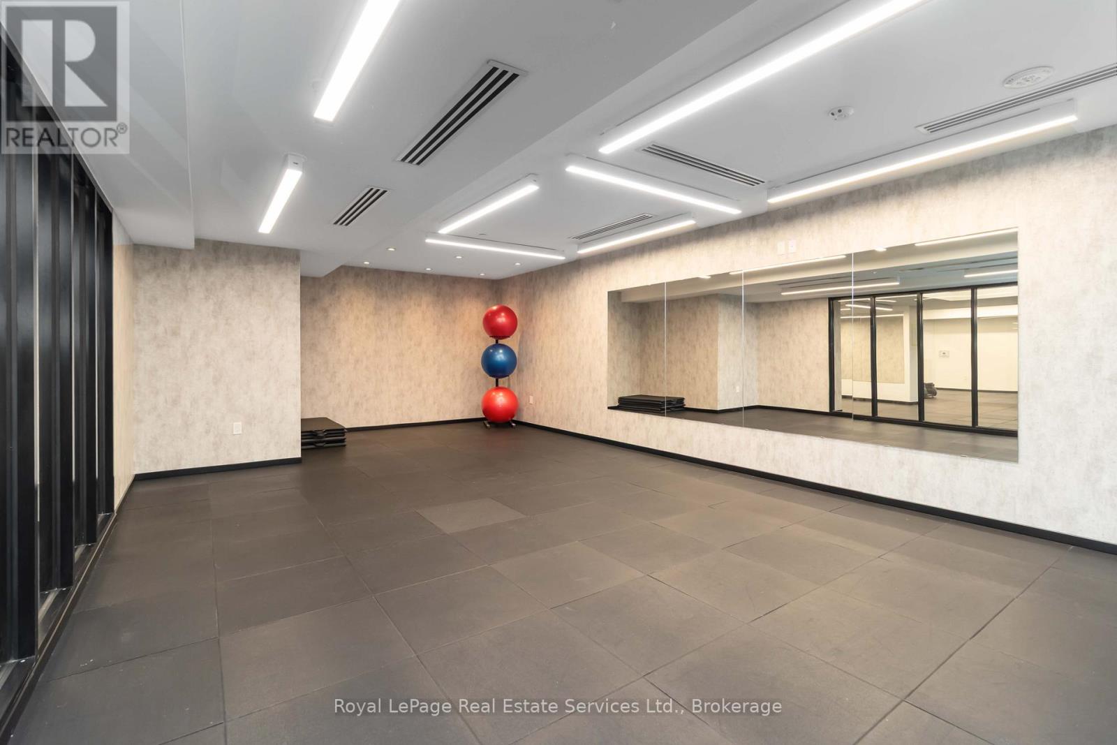 601 - 1035 Southdown Road, Mississauga, Ontario  L5J 0A2 - Photo 21 - W12787242