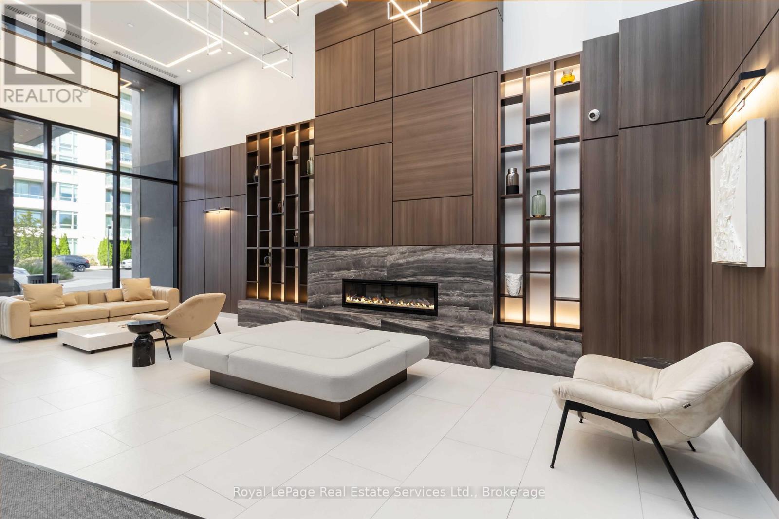 601 - 1035 Southdown Road, Mississauga, Ontario  L5J 0A2 - Photo 3 - W12787242