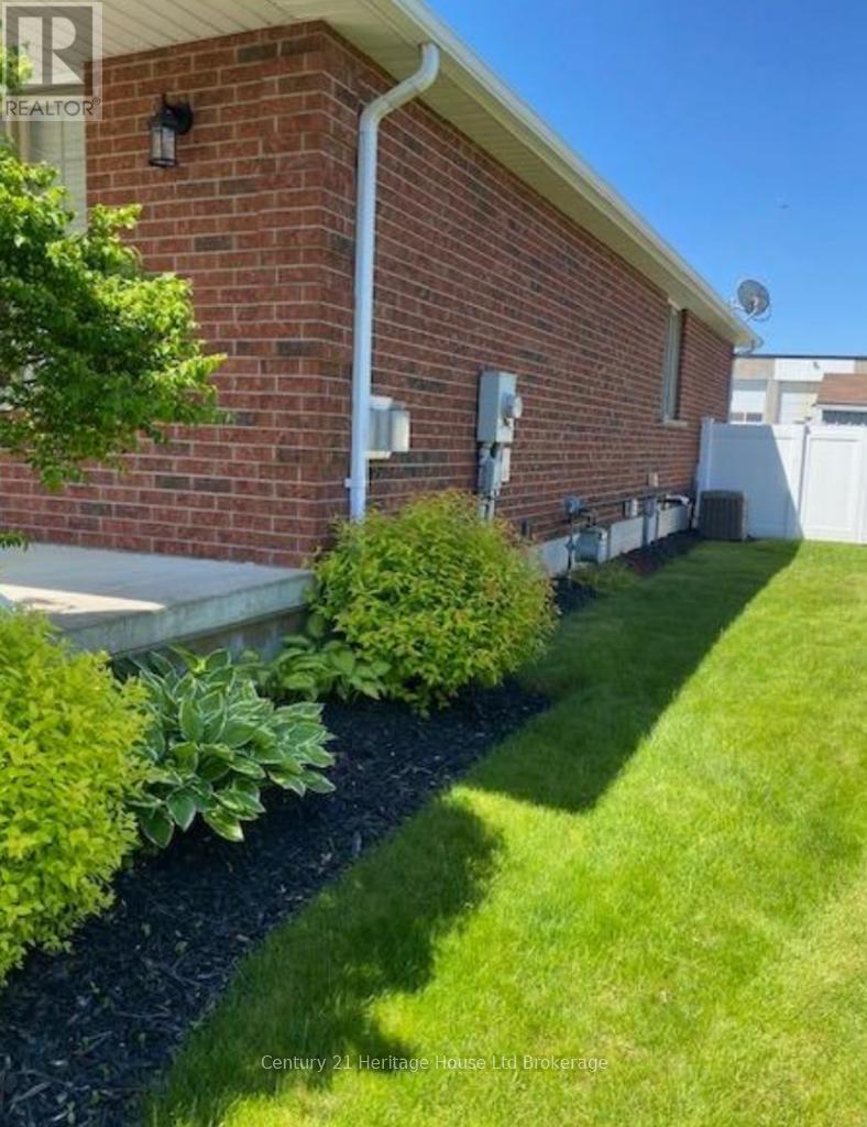 21 St Michaels Street, Norfolk, Ontario  N4B 3C8 - Photo 35 - X12787250