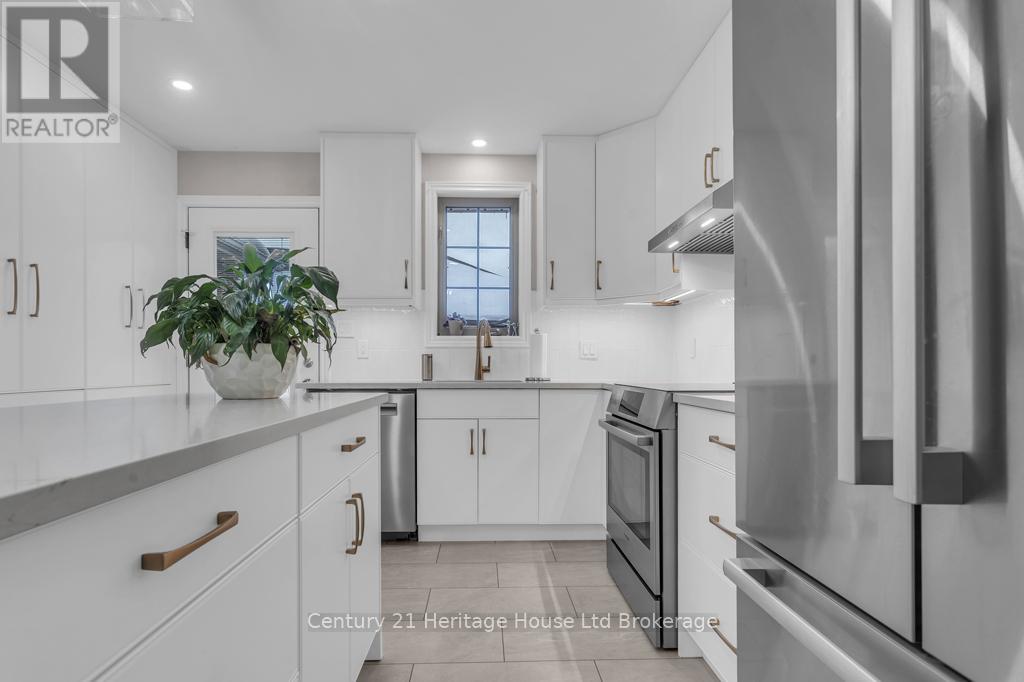 21 St Michaels Street, Norfolk, Ontario  N4B 3C8 - Photo 7 - X12787250