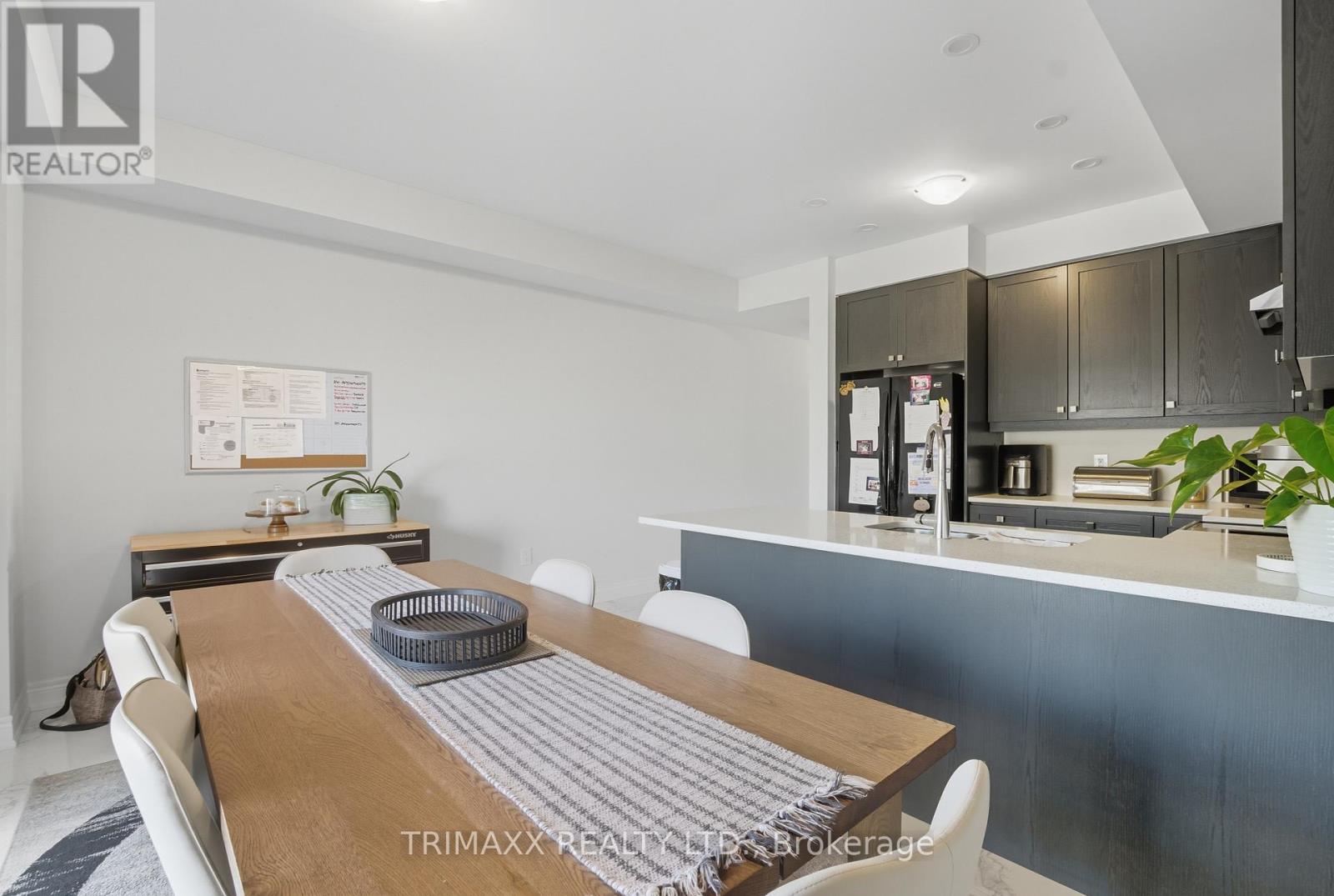 389 Inspire Boulevard, Brampton, Ontario  L6R 4E4 - Photo 9 - W12779312