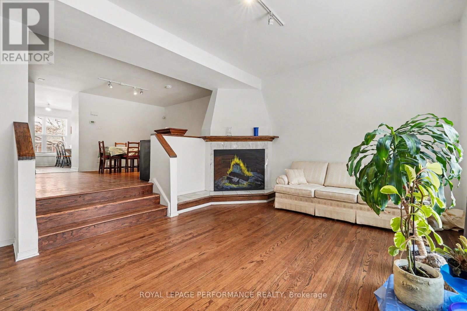 157 Russell Avenue, Ottawa, Ontario  K1N 7X3 - Photo 4 - X12784790